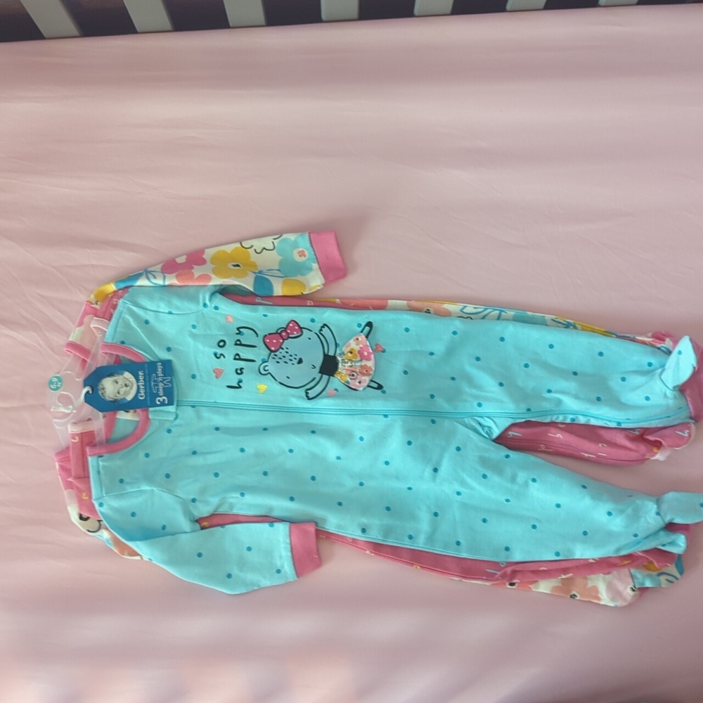 Gerber girl's 3-pack Sleep n Plays